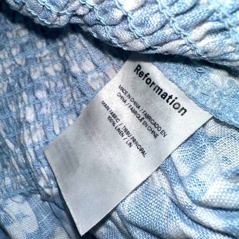 Reformation Blue Floral Smocked Linen Top XS Puff Sleeve Cottagecore Chic - Picture 4 of 4